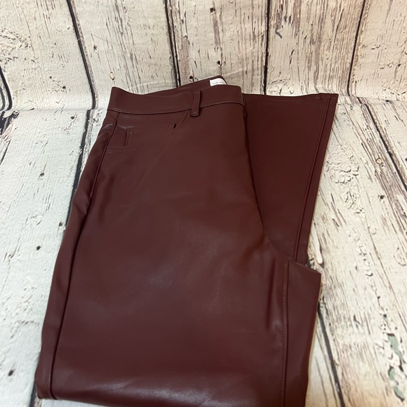 Loft Petite bikercore edgy faux leather crop jeans size 28P burgundy wine casual - Picture 3 of 10